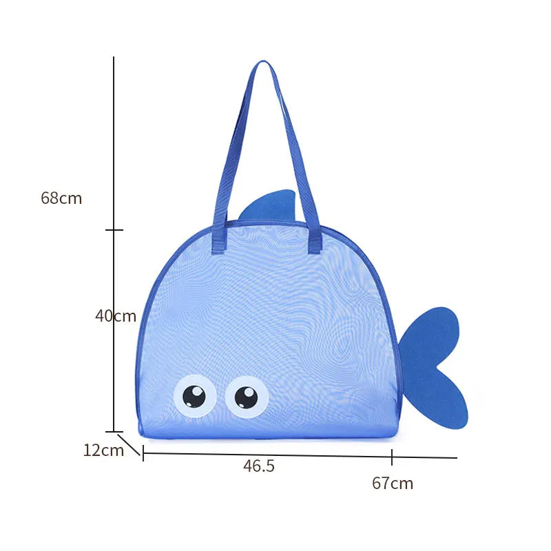 Strandtasche blau – Kind trägt Tasche am Strand