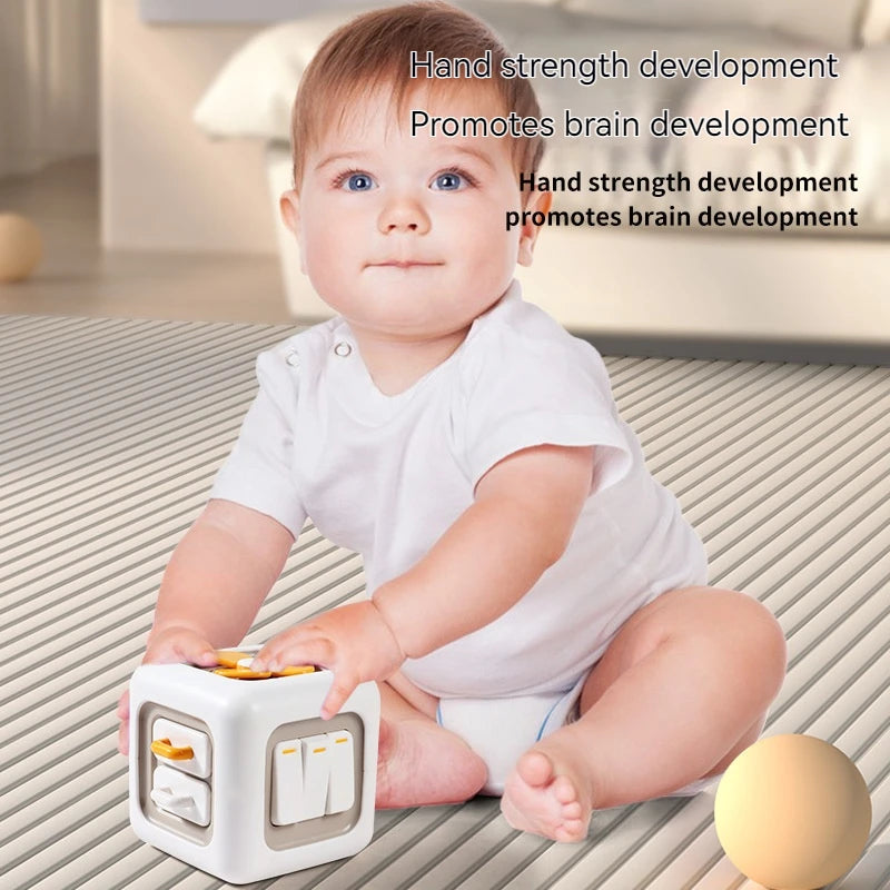 Busy Cube Detail – Feinmotorik fördern mit Montessori-Spielzeug